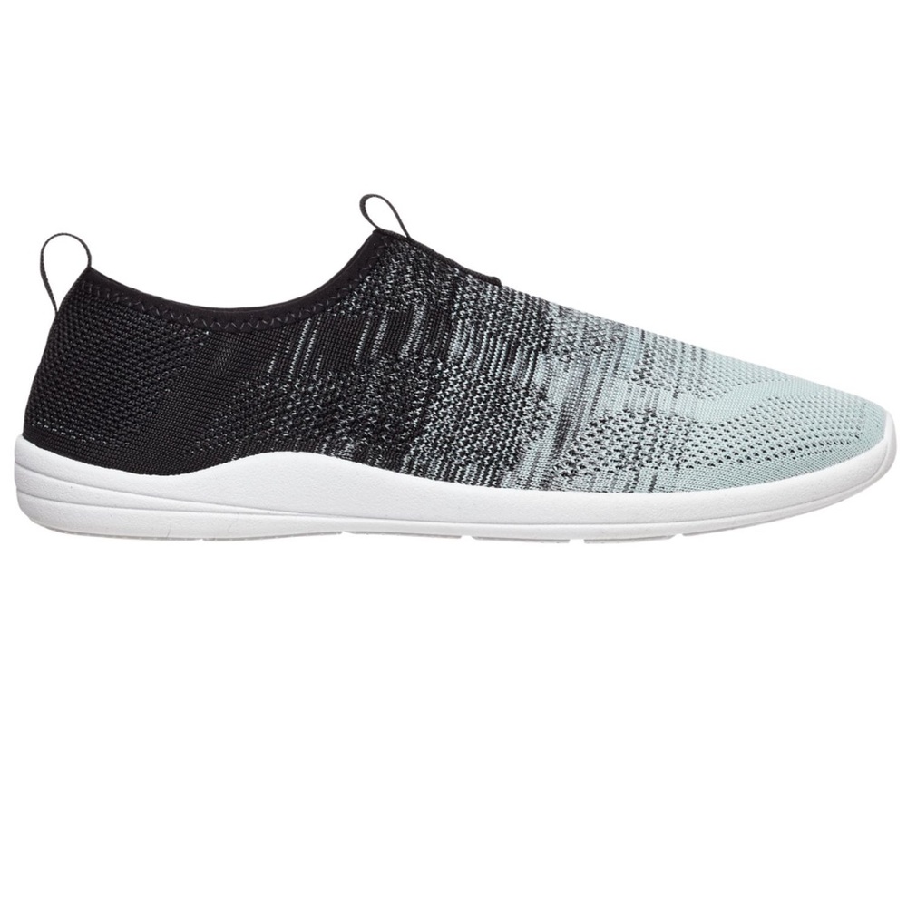 NWT DSG Black & Teal  Knit Women’s water shoes Sz 10 $25